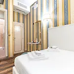 Konukevi Ca' Morosini 3*