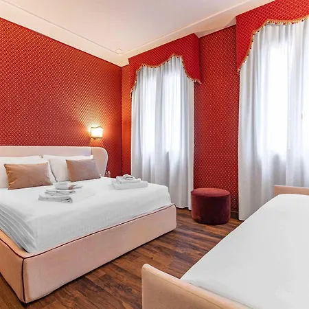 Ca' Morosini Pensión 3*