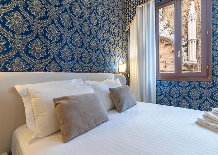 Ca' Morosini 3* البندقية